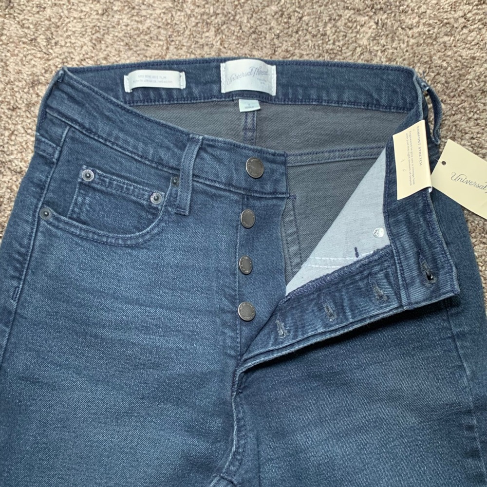 Universal Thread Womens 80s Slim Mid Rise Jeans Dark Wash Button Fly Size 4 Reg - Picture 6 of 7